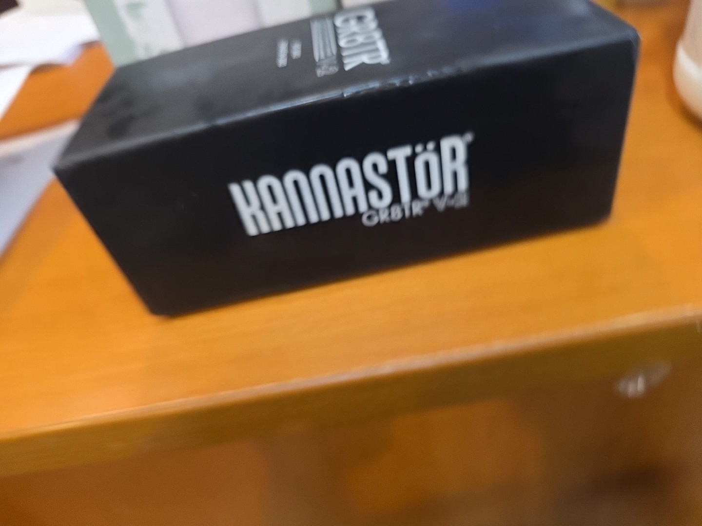 1 x Kannastor GR8TR V2 BLACK Grinder Solid Body Easy Change Screen / NEW IN BOX