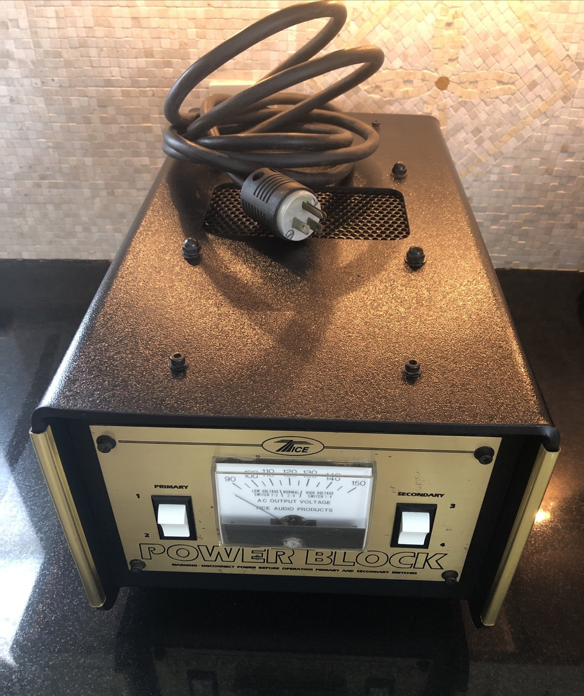 Tice Audio 120 VAC 60 HZ 15A Power Block Switcher perfect working condition