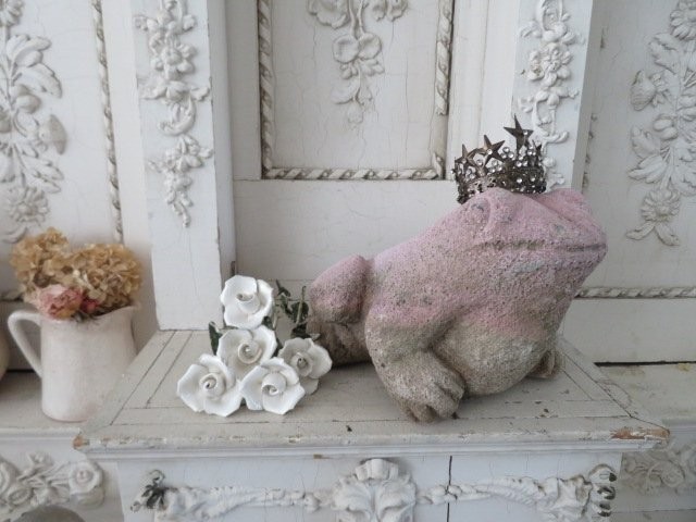 ADORABLE Chippy PINK Vintage STATUE Garden FROG TOAD Time Worn Patina