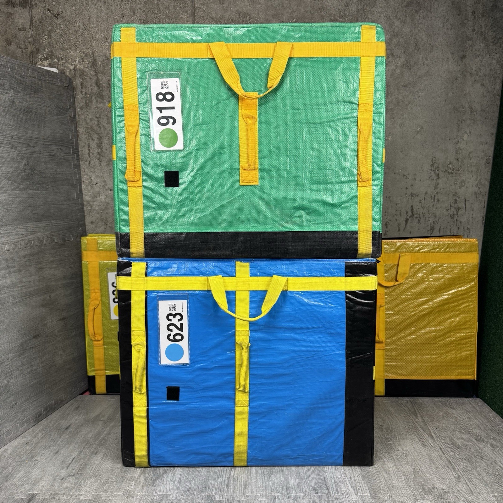 (2) AMAZON COURIER LARGE DELIVERY STORAGE BAGS 28x23x20 *2 TOTE LOTS* BUY BULK!