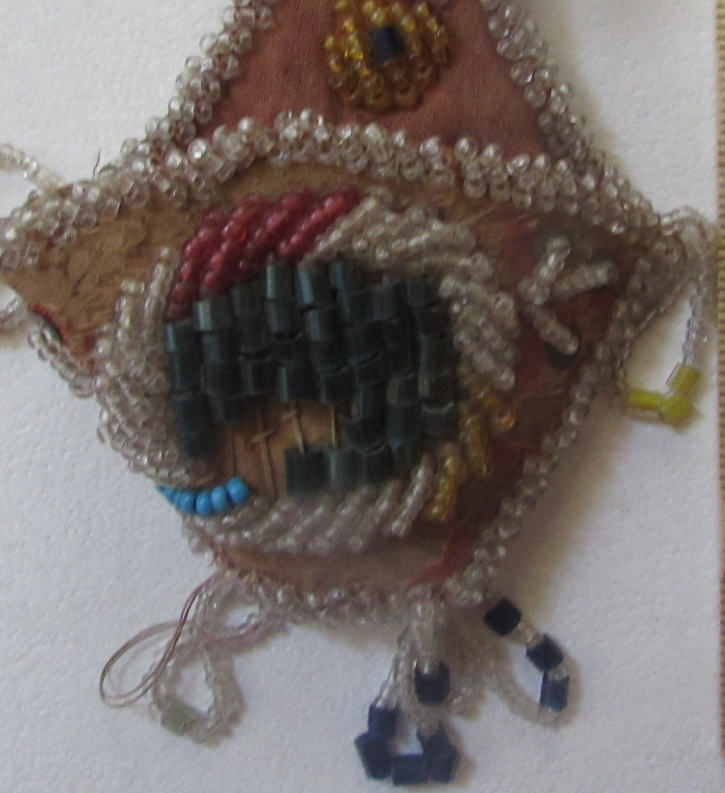 OLD AUTHENTIC (IROQUIS ?) NATIVE AMERICAN INDIAN SMALL BEADED ?? POCKET ?? (E)