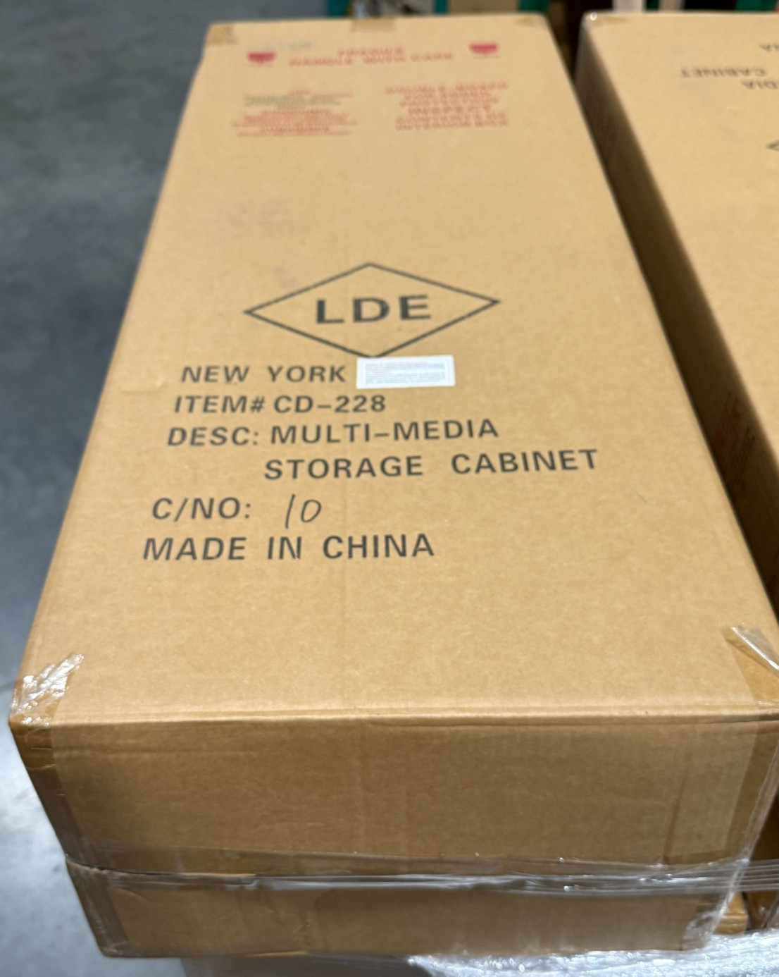 Leslie Dame CD-228 Library Design Multi Media Storage Cabinet OAK New!