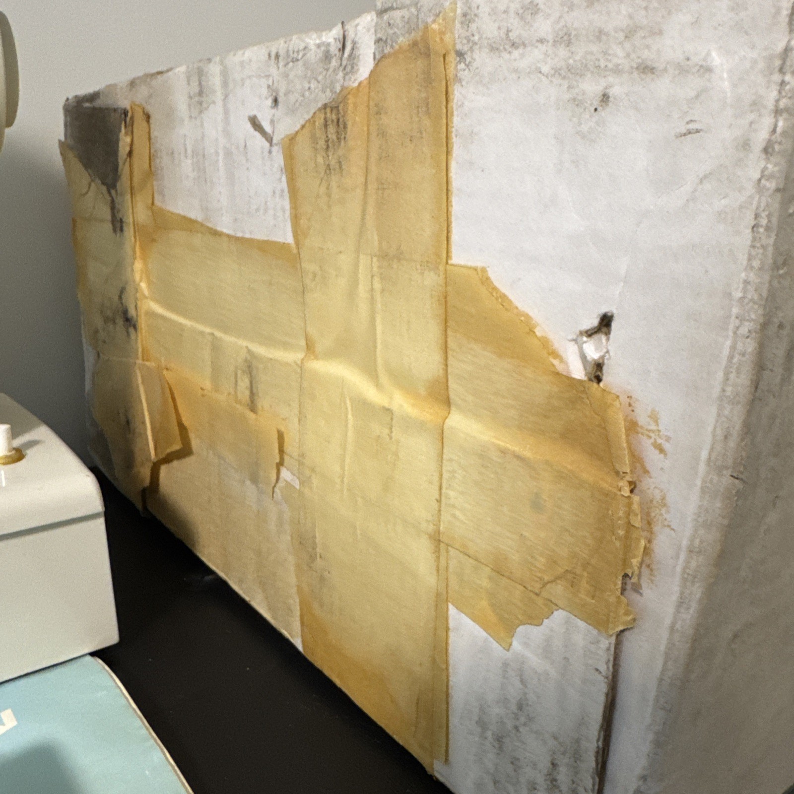 White Sewing Machine Model 1405 With Accessories and Box