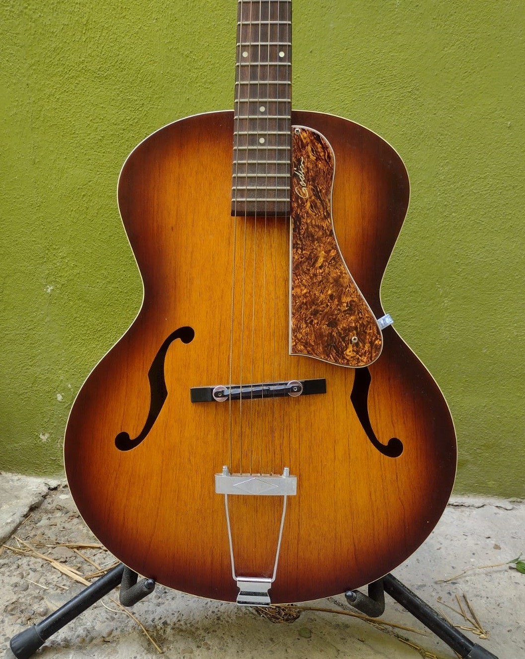 Godin 5th Avenue Kingpin Hollow body ACOUSTIC Guitar