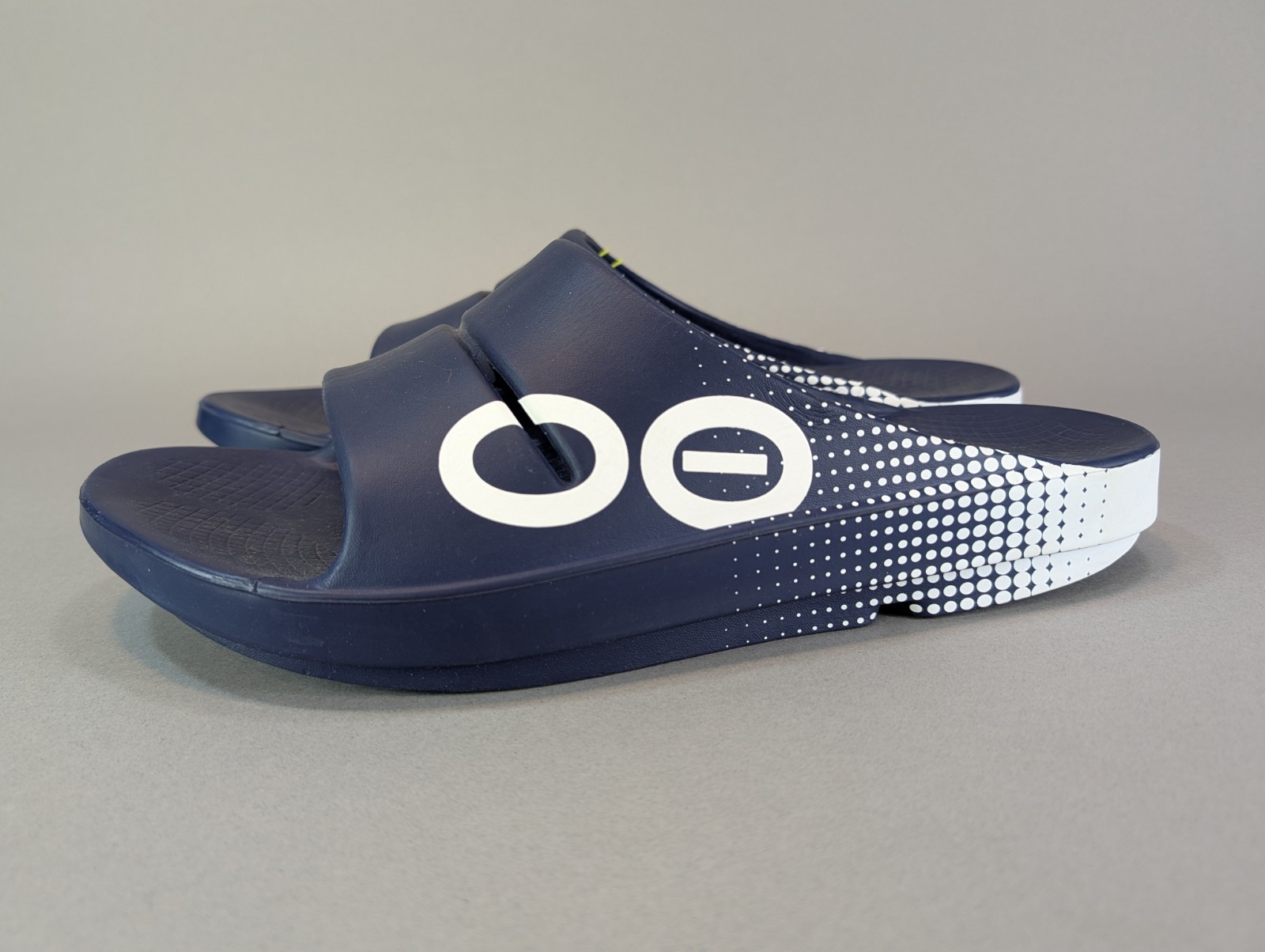 OOFOS Mens Size 14 OOAHH Sport Recovery Slide Sandals Matrix Navy Blue