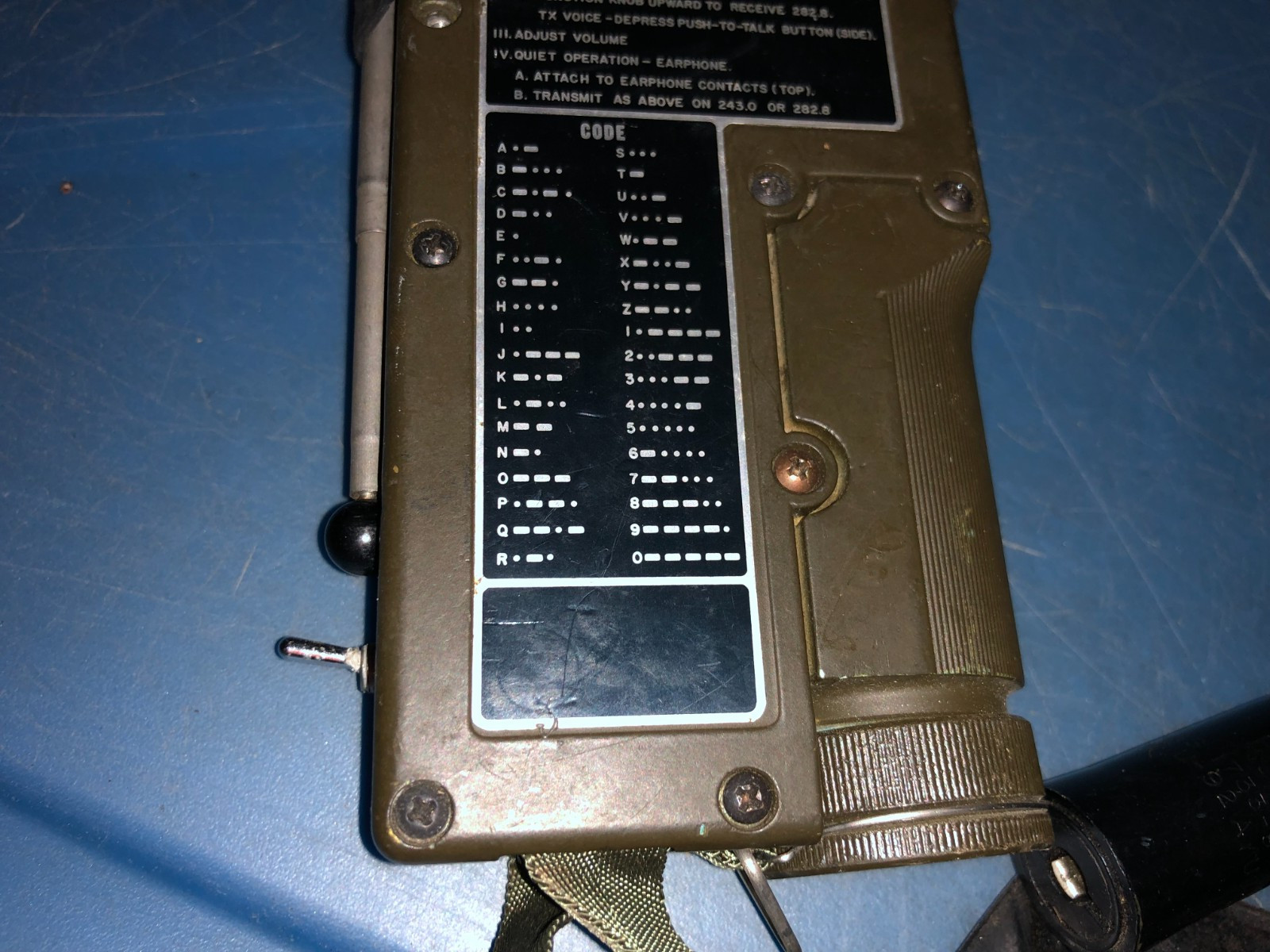 70's Era US Air Force Pilot's AN/PRC-90 Emergency Survival RADIO Dated 1977