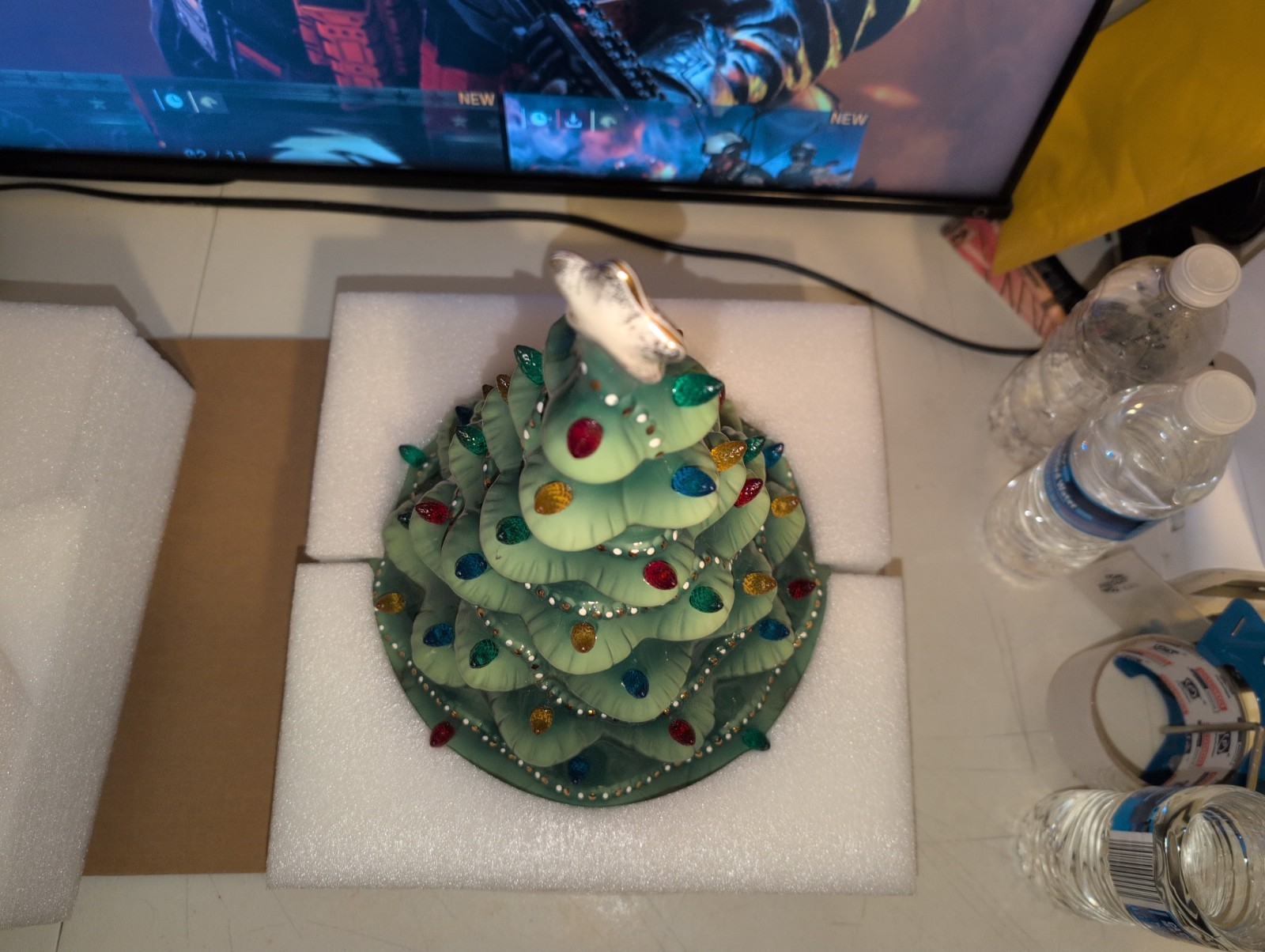 Lenox 890573 Treasured Traditions Green Light-Up Tree Figurine Christmas Holiday