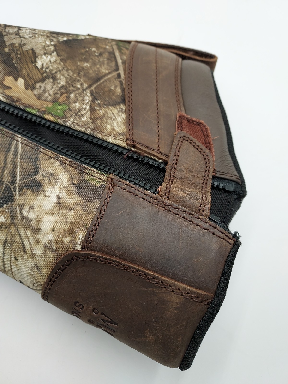 Magellan Outdoors Men's Sz 7D Snake Shield Armor 3.0 Realtree Edge APX (K4-D5)