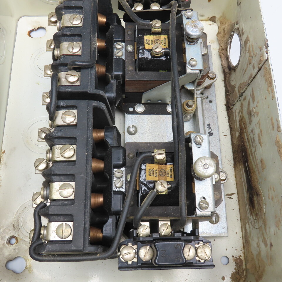 Allen Bradley 705BAAA Size 1 Reversing Contactor 220V 3Ph 60Hz 220/208V Coil