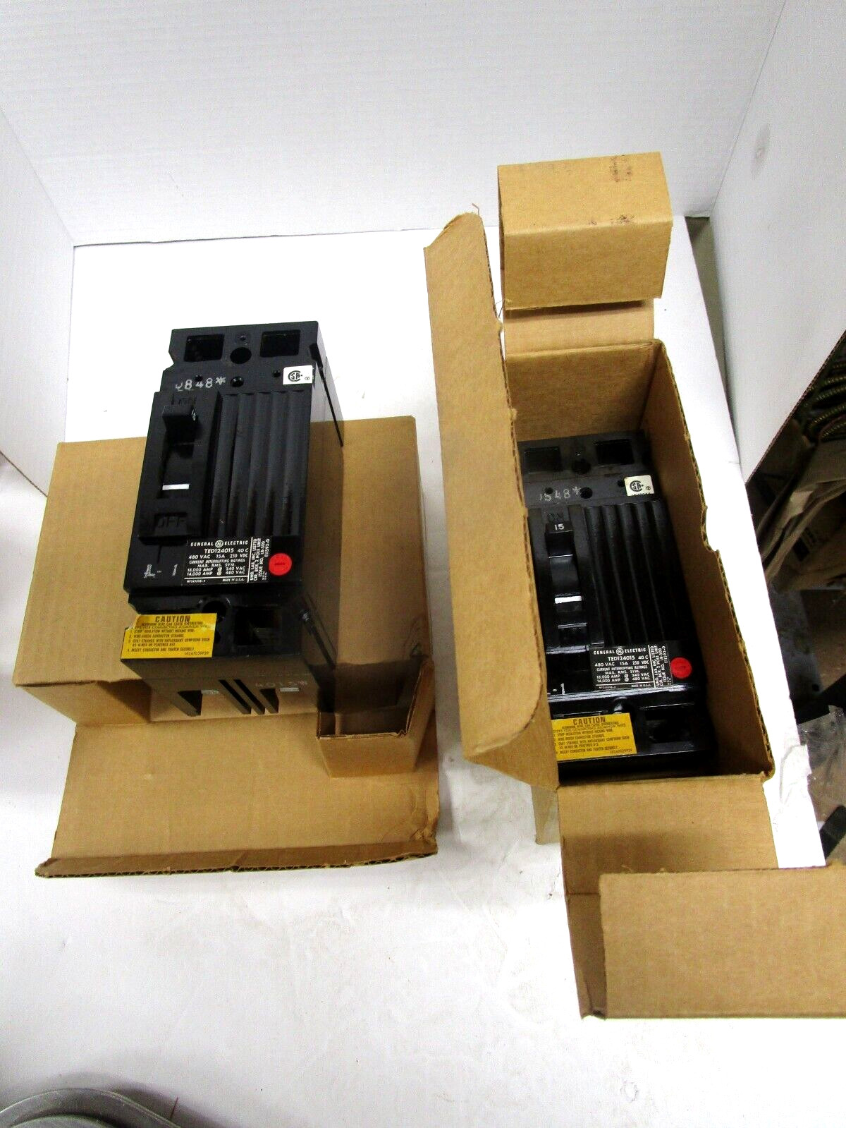 (1) General Electric TED124015WL TED Circuit Breaker Model 1 2Pole