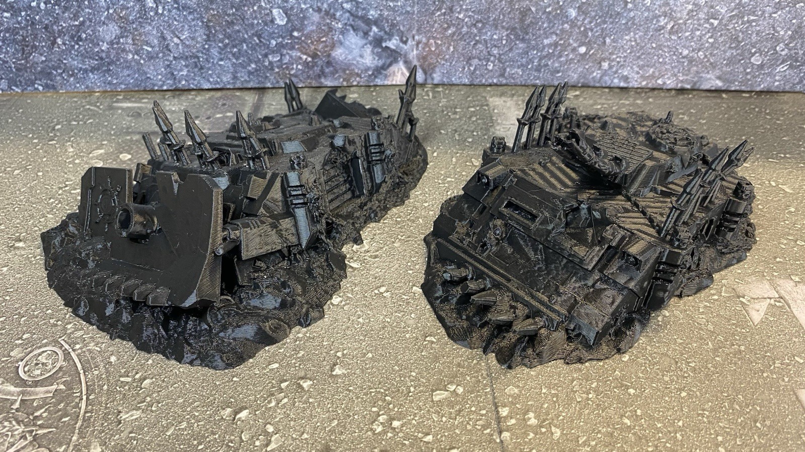 Tabletop Terrain - Wrecked Tanks - Warhammer 40K/ Fantasy Compatible - Lot of 6