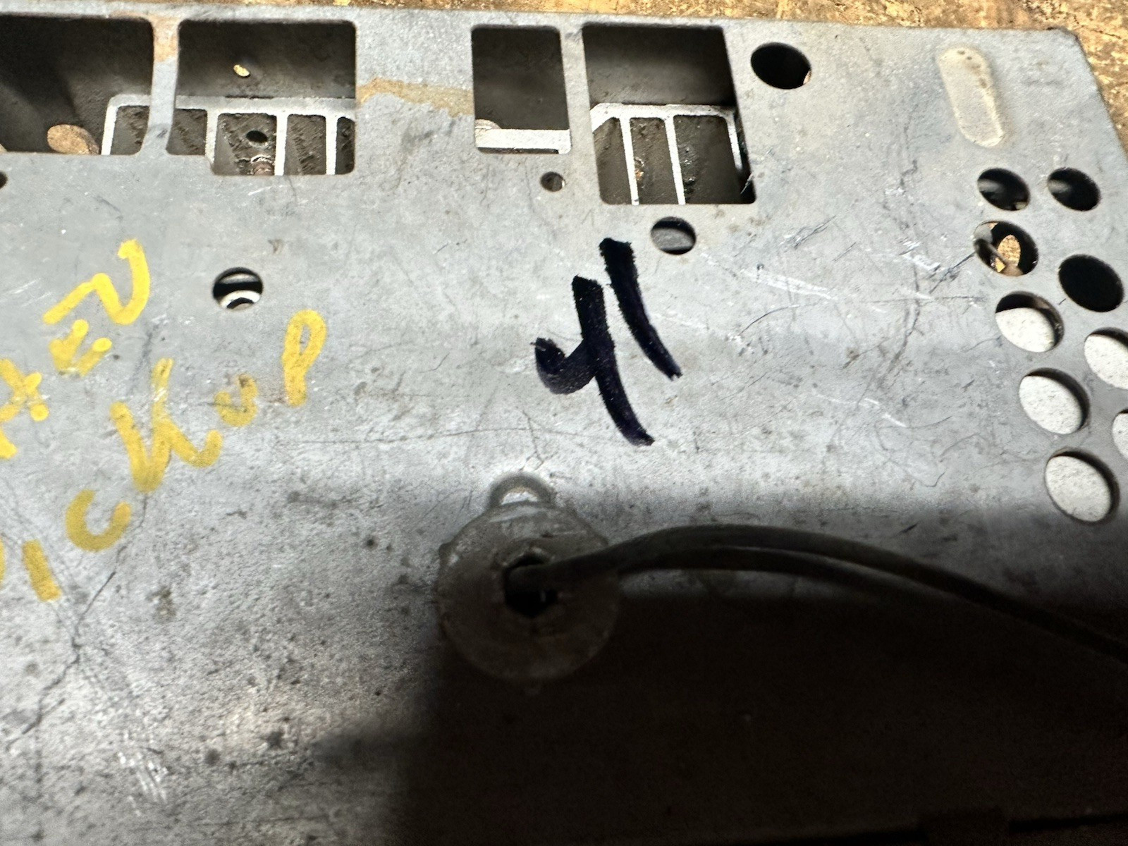 64 65 66 1964 1965 1966 CHEVY / GMC TRUCK RADIO