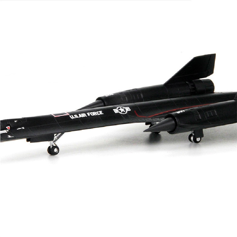 Blackbird SR-71 Alloy Fighter 1:144 Aircraft Model Simulation Military Ornament
