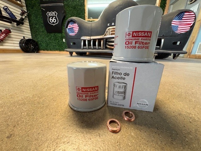 (2) Genuine Nissan Infiniti Oil Filter 15208-65F0A w/gaskets SAME AS DEALER