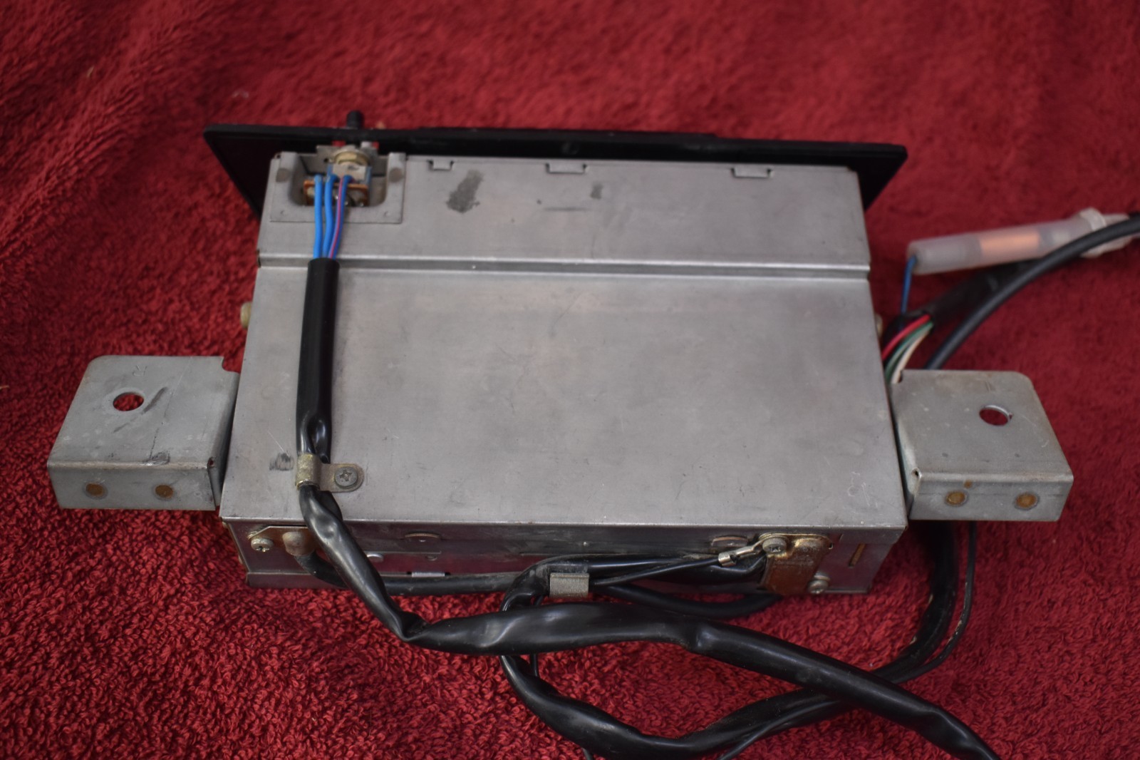 1977 77 Datsun 280Z AM/FM radio KM-1821ZF OEM used