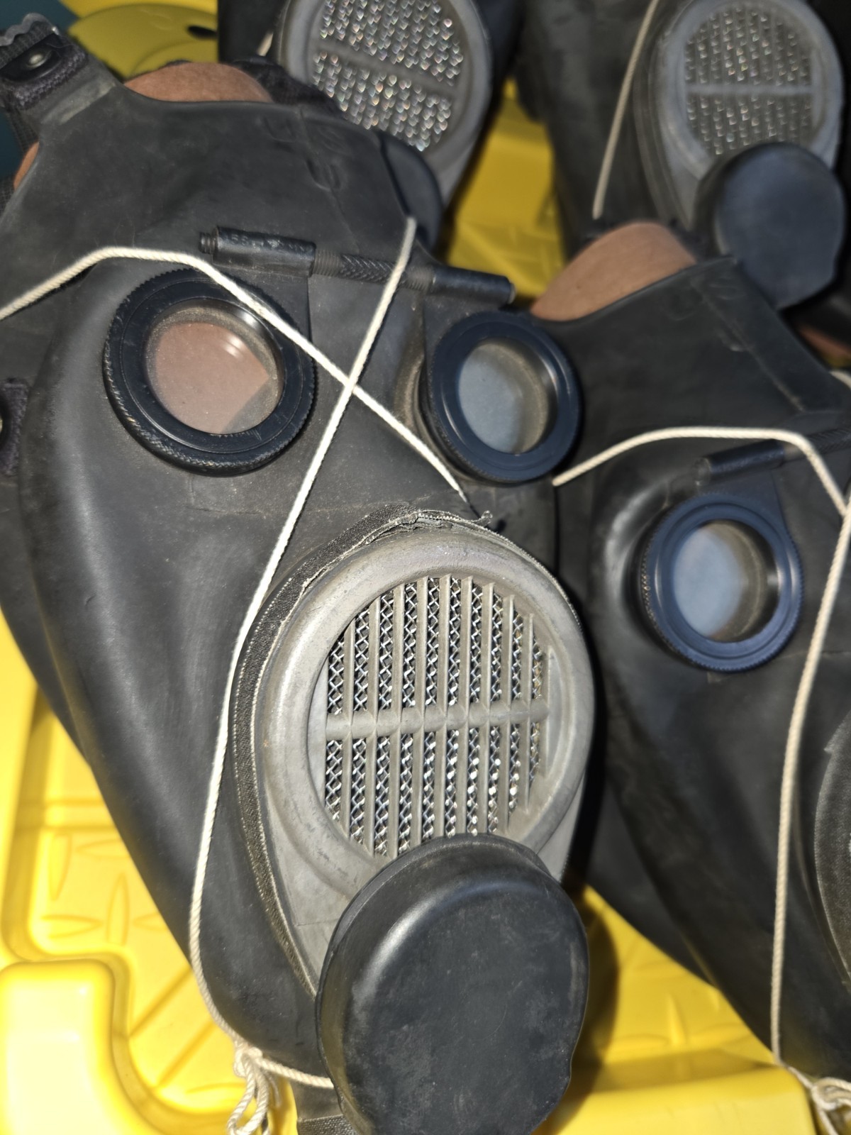 US Demilitarized M2-10A1-6 Army Optical Diaphragm Gas Mask Rare 1950s Korean War