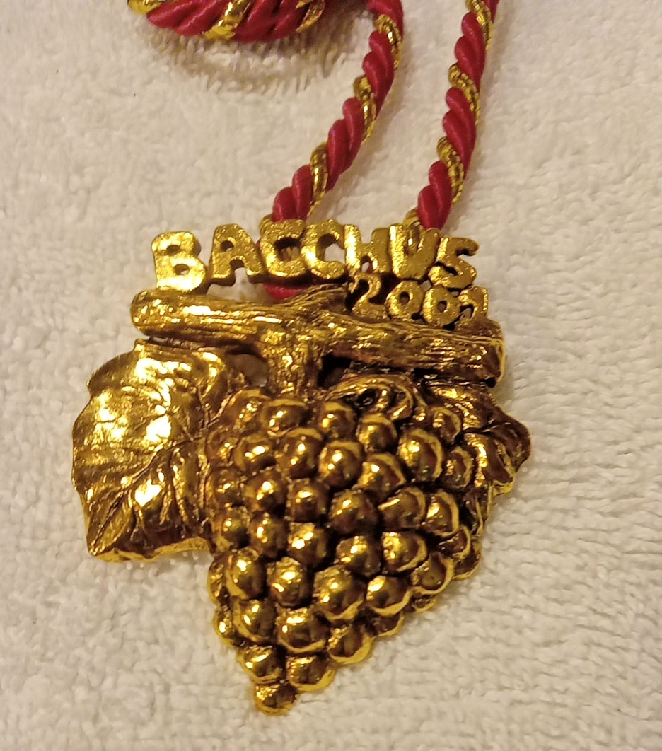 Krewe of Bacchus 2001 Grape Pendant Mardi Gras Krewe Favor