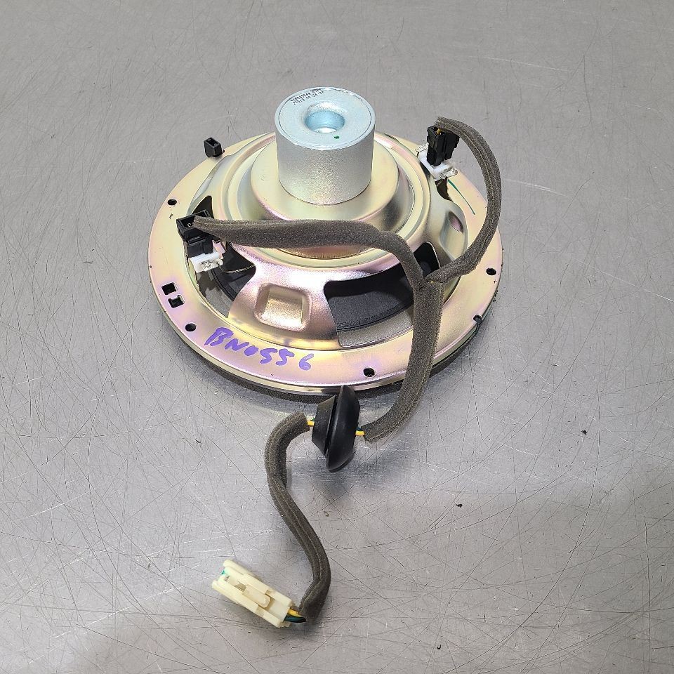 20 2020 TOYOTA 4 RUNNER JBL SUB 46008904A