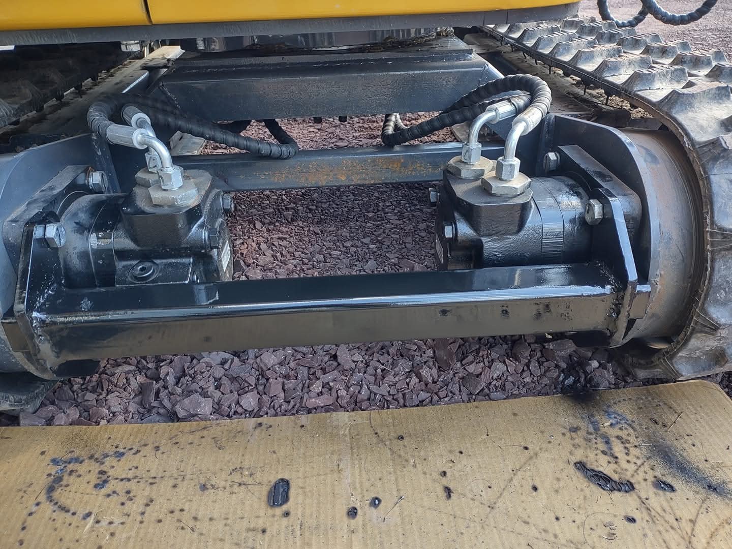 China Mini Excavator Drive Motor Reinforcement Brackets With Tie Down Slot