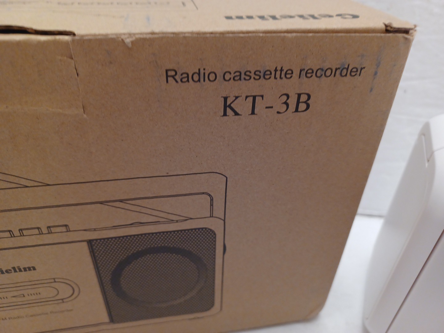 GELIELIM Portable AM/FM Radio Stereo Casette Tape Player/Recorder NEW FREE SHIP