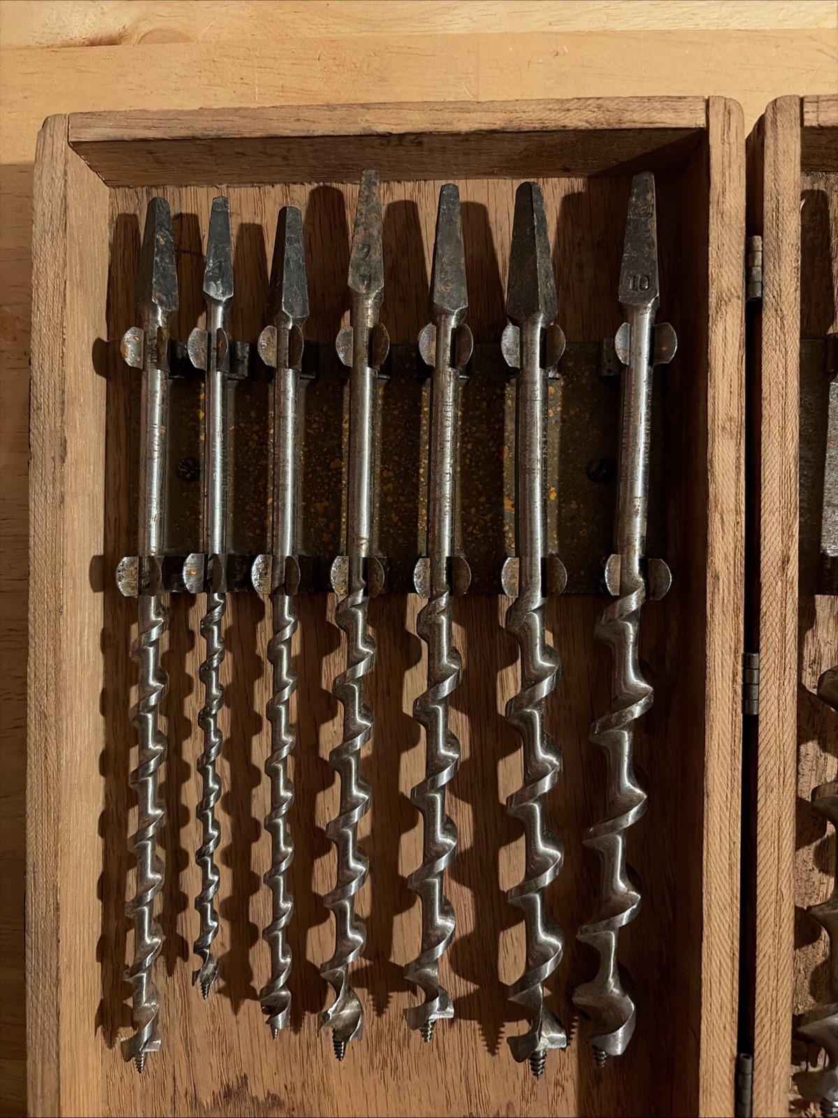 13 PIECE IRWIN AUGER DRILL BIT SET W/ WOOD CASE