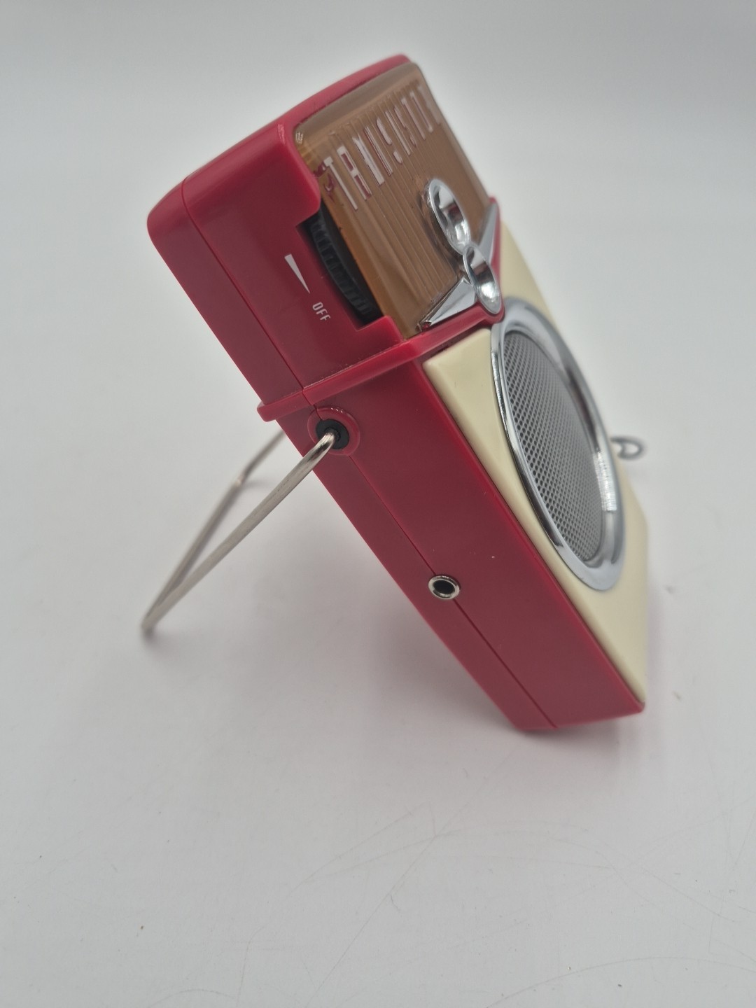 1960's-style Summer Nostalgia Beach Boys Transistor AM/FM Radio