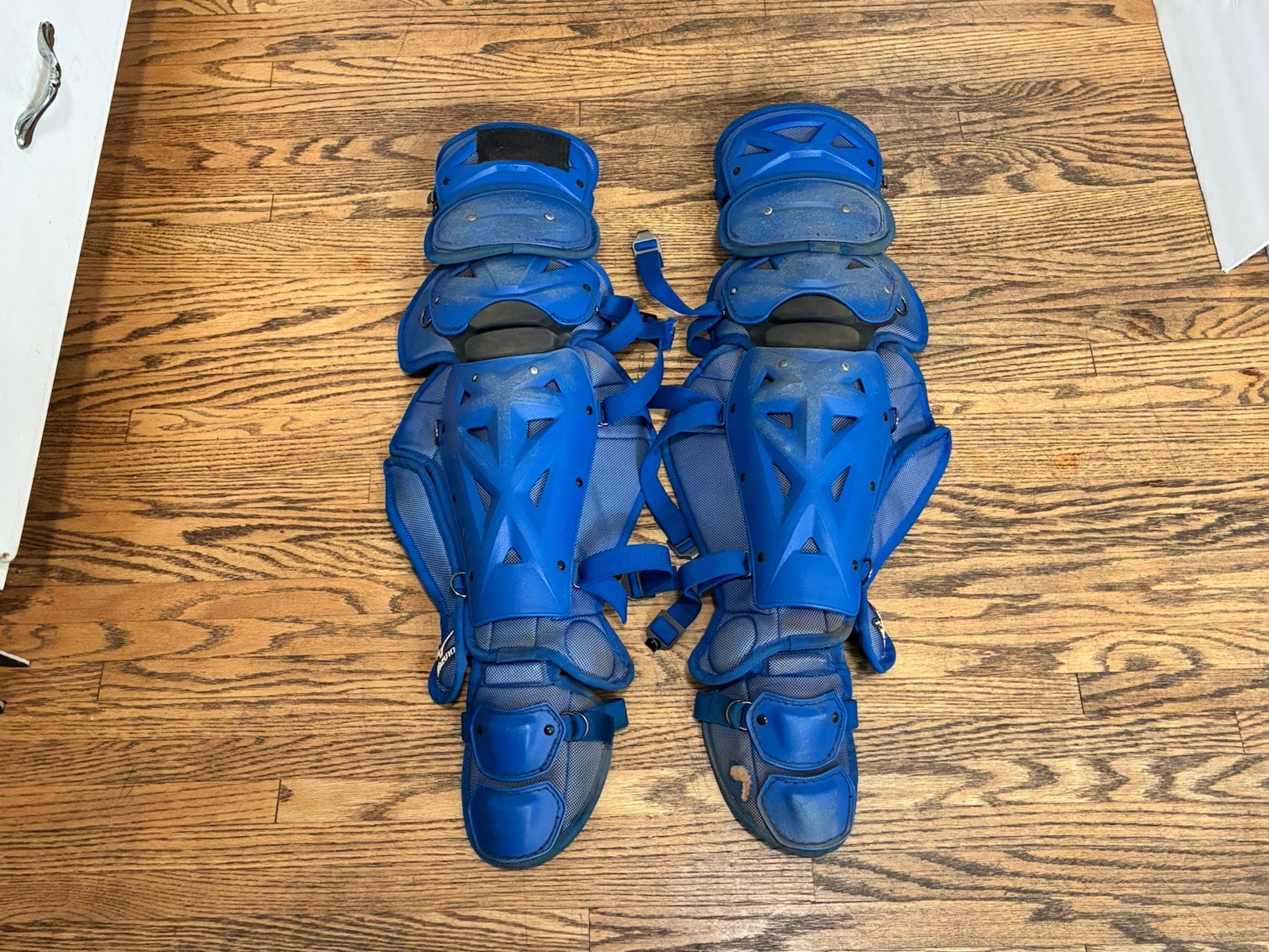 Chicago Cubs Game Used/Issued Mizuno Pro 17.5 “ Catchers Shin Guards Blue