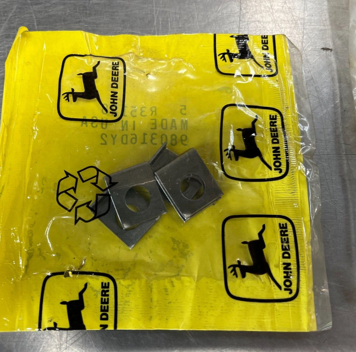 R35128 OEM John Deere Lock Plate