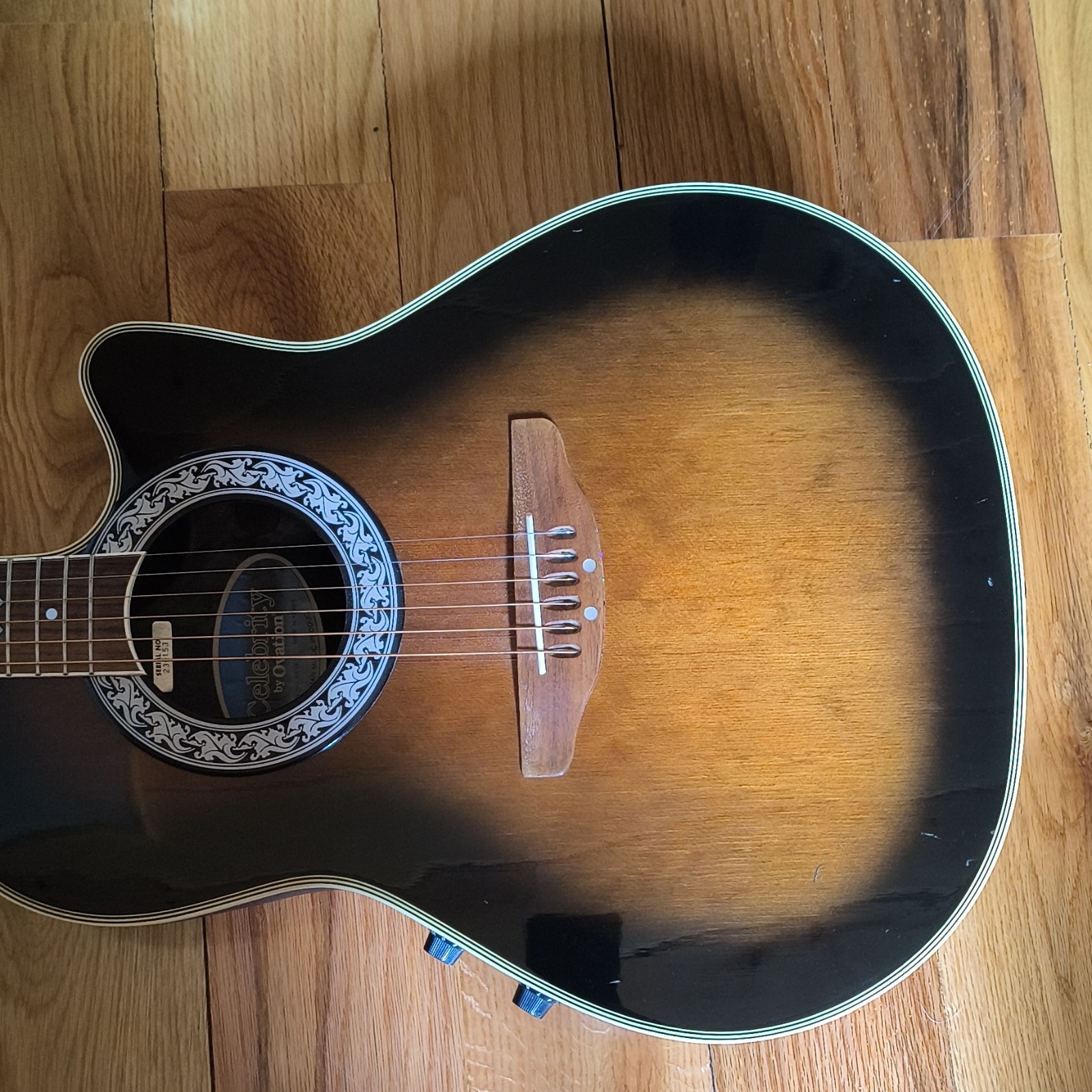 1987-94Ovation Celebrity CC68 Acoustic-Electric Guitar 6 String Cutaway Sunburst