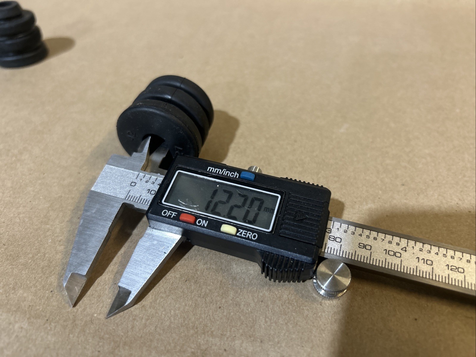 Refrigeration Compressor Mounting Rubber Damper Grommets Lot of 4