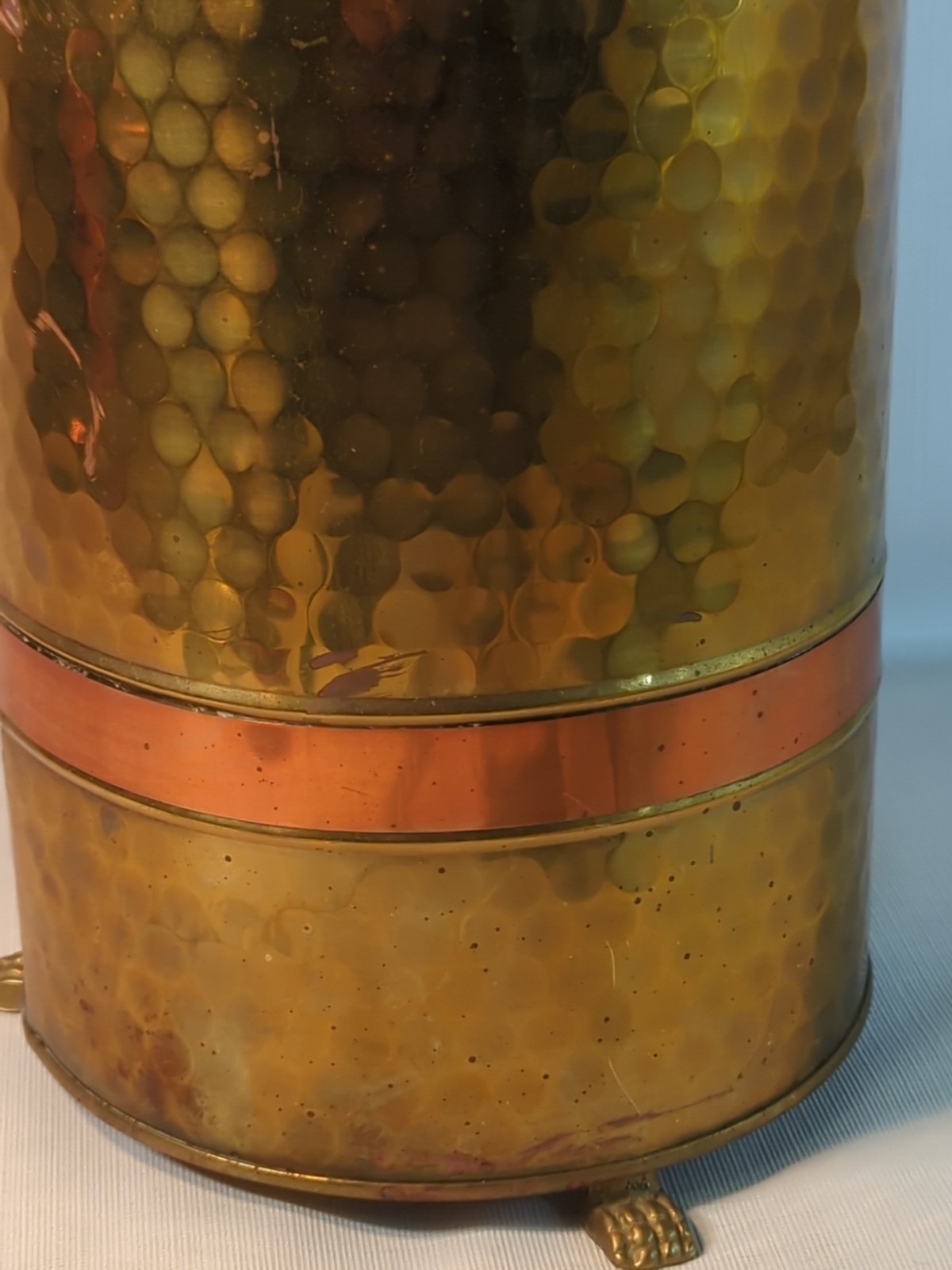 Hammered Brass Copper Umbrella Stand Lion Head Handles Feet Regency Vtg 15x7"