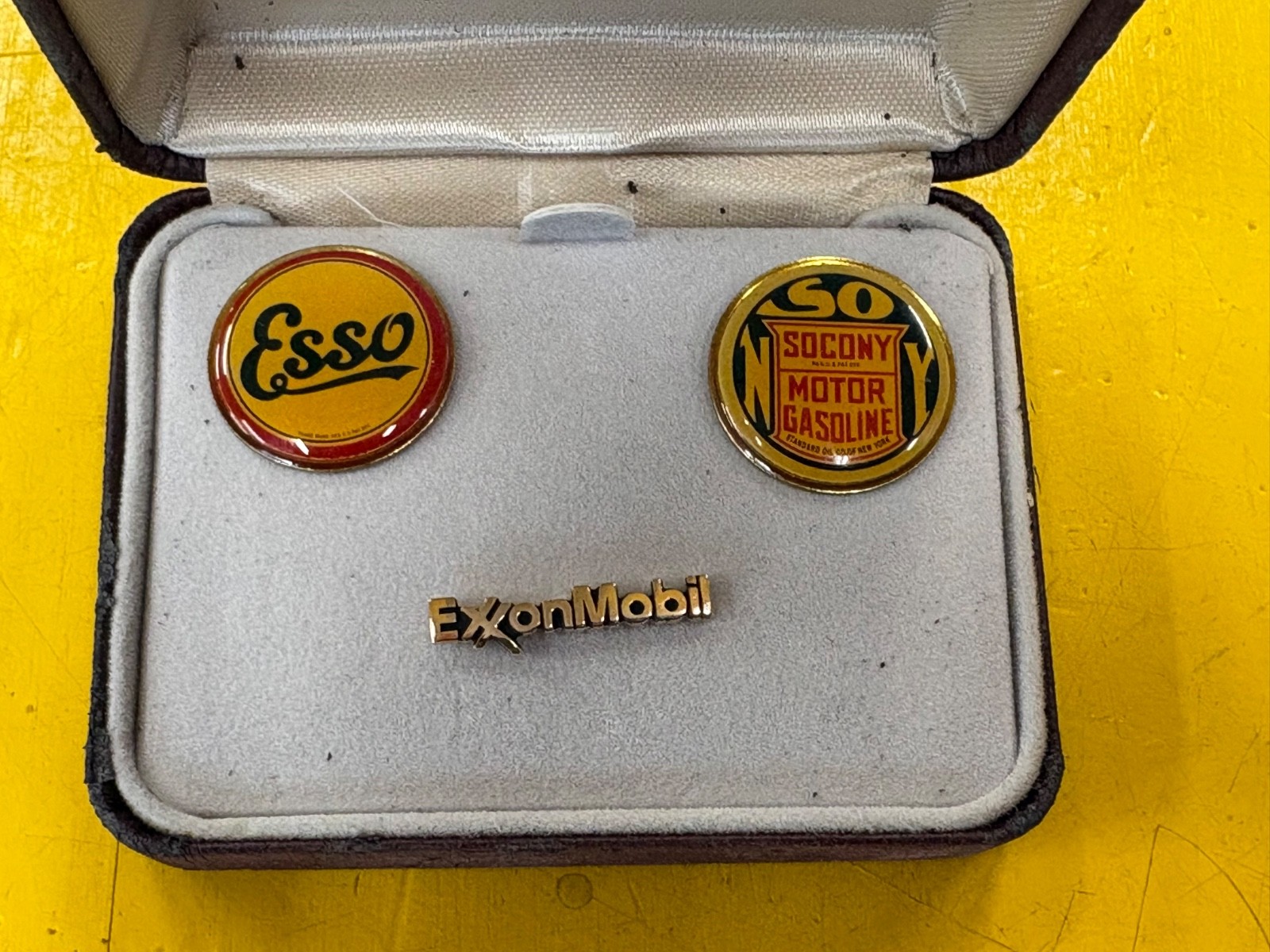 Vintage Esso SOSONY Exxon Mobil Petrol enamel lapel pin badge exxon mobil 14kt