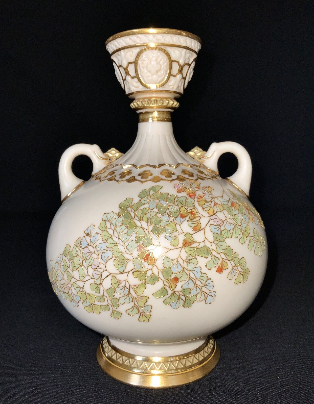 ANTIQUE ROYAL WORCESTER GILT & PAINTED HANDLED VASE C. 1884-1889 #1109 8 7/8"H
