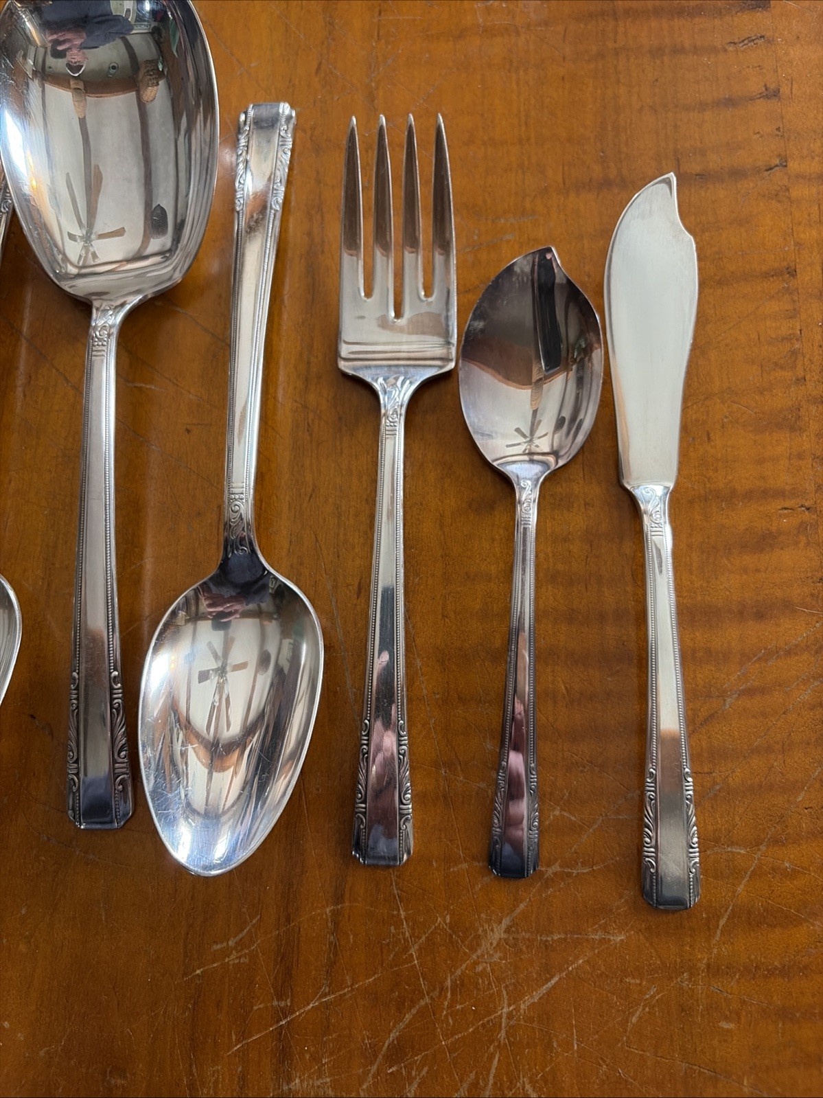 Harmony House Wallace XXXX Quadruple SilverPlate “Personality” 65 Pieces Nice