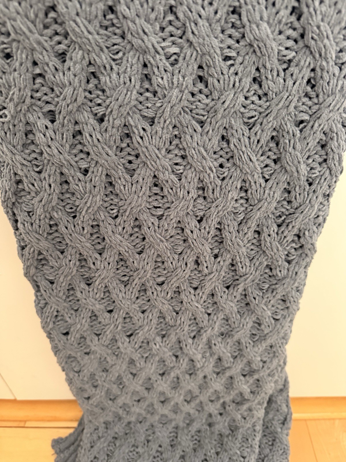 MARTHA STEWART DECORATIVE THROW 50 x 70 inches BLUE NWT Amazing Quality!