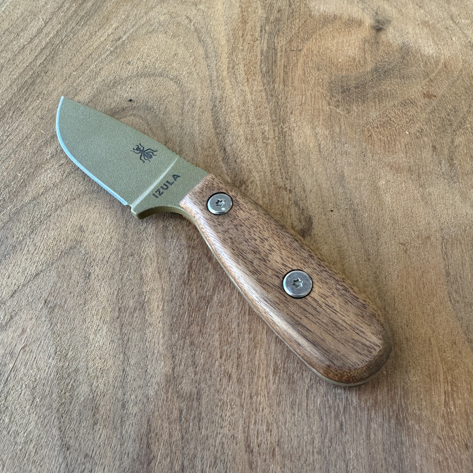 Scales for ESEE Izula extended walnut (w/Hardware)