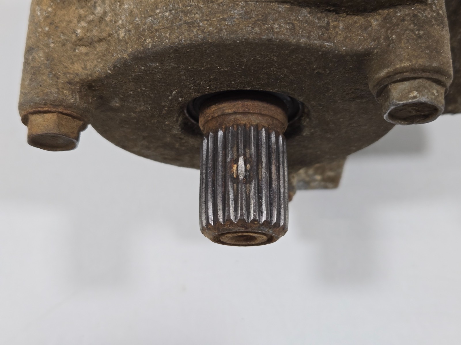 2003 Polaris Sportsman 700 Rear Differential Rear End Housing Gearbox 1341352