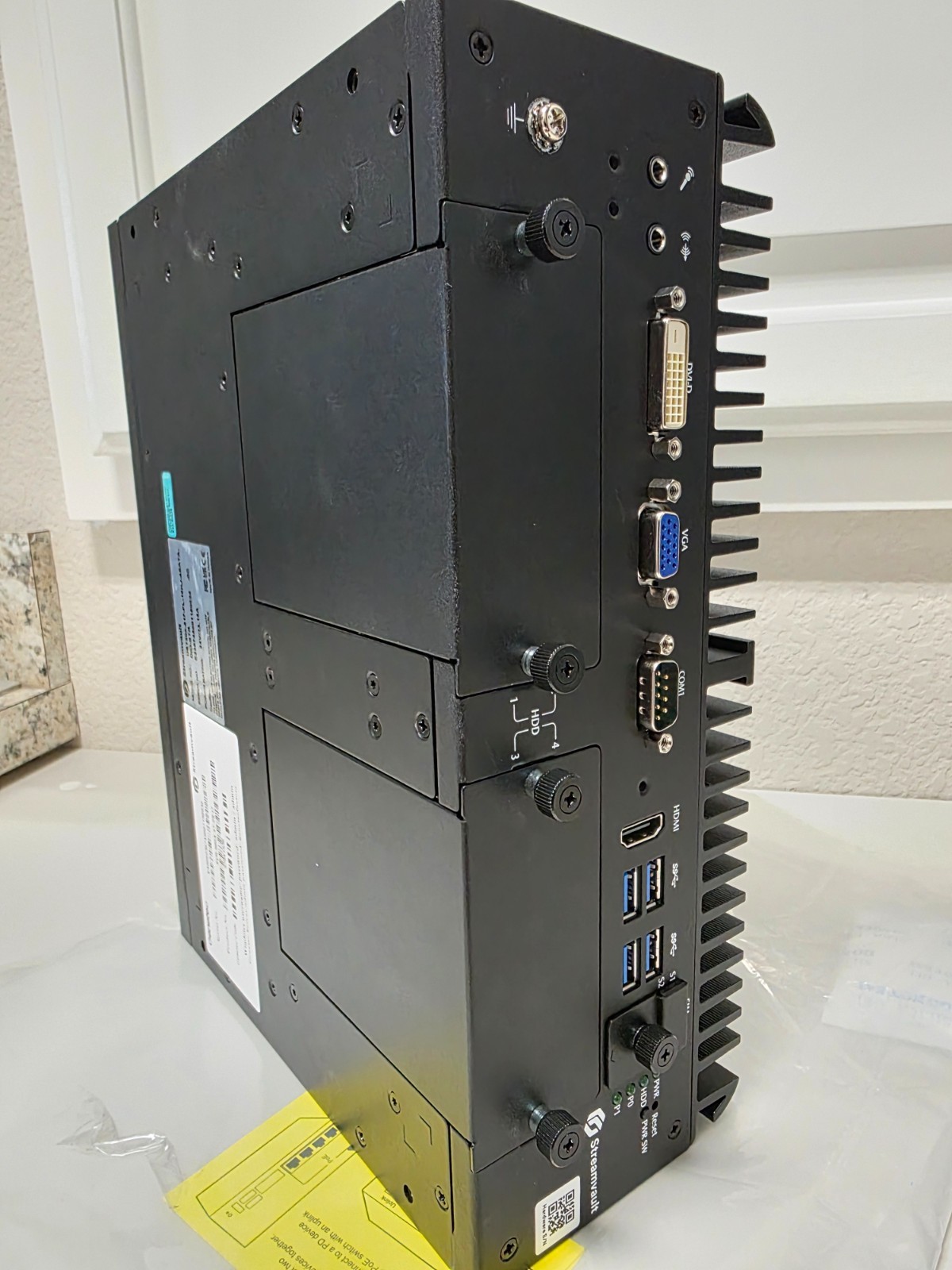 STREAMVAULT Axiomtek UST500-517-FL Embedded Computer 16 PoE Gigabit 16gb Ram i7