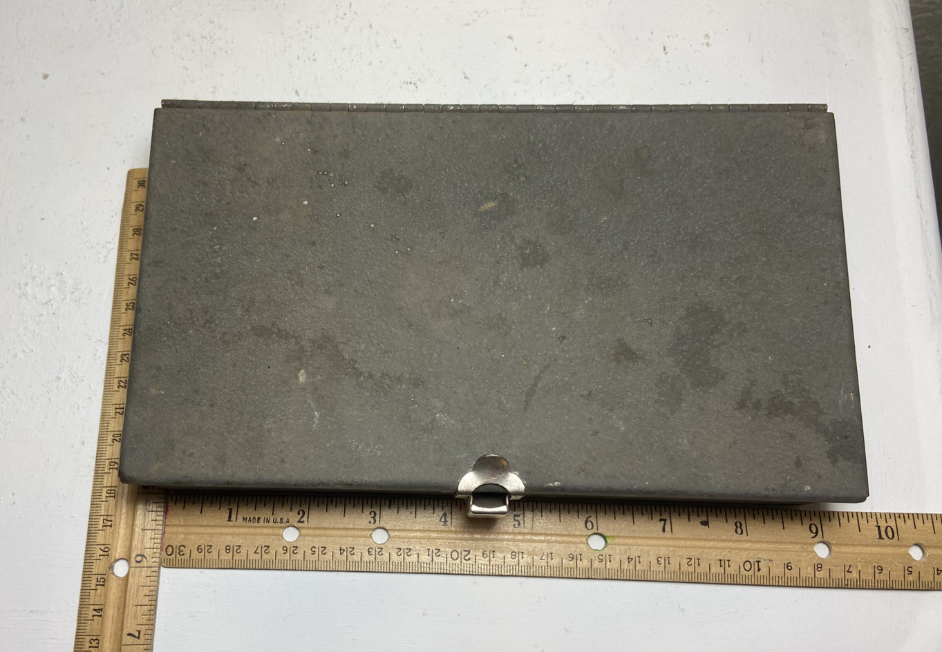 Vintage Chicago Specialty Mfg. Co. faucet reseating tool set - in metal box