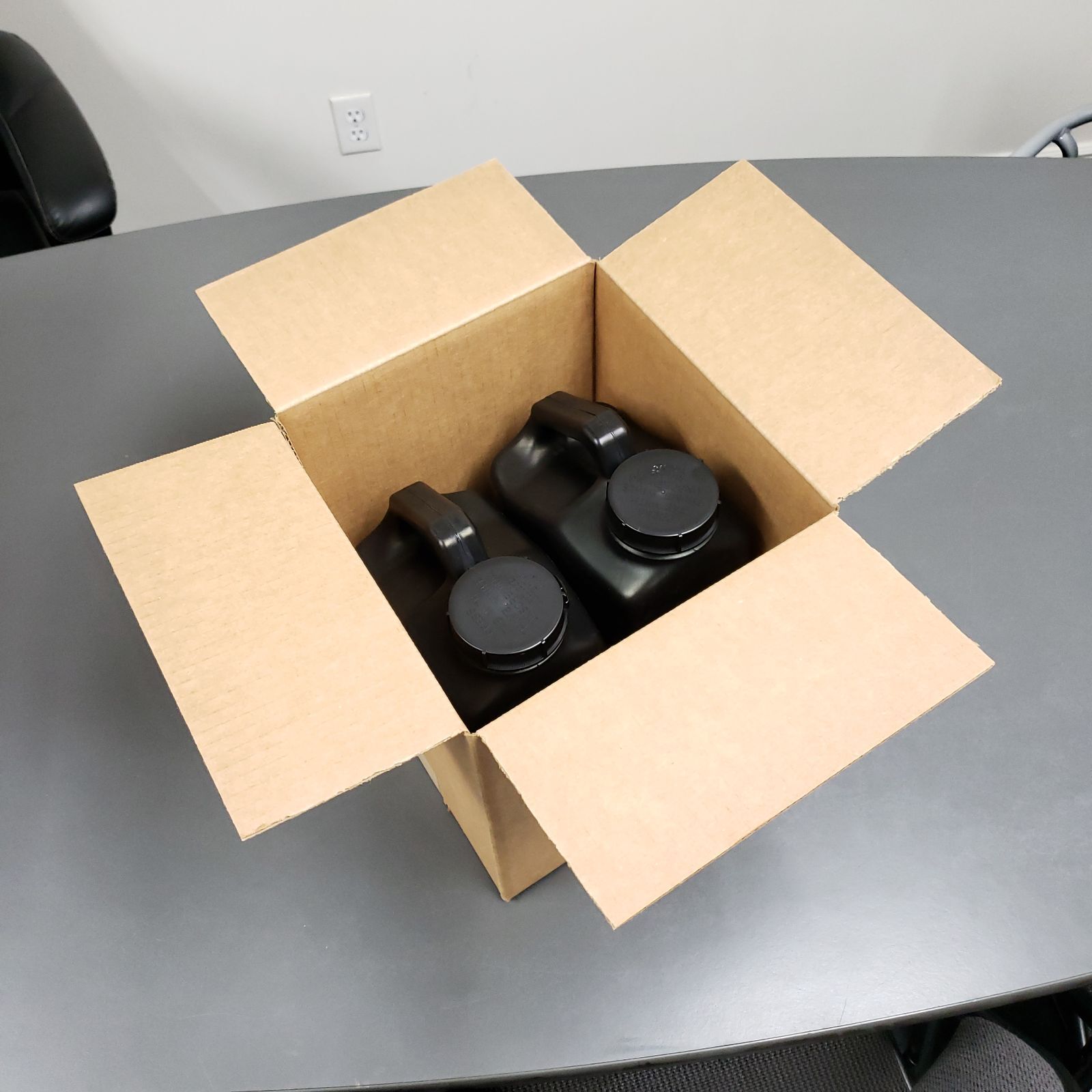 1 Gallon (128oz) F-Style Black Bottle HDPE Jug WITH LID, Fluorinated, 63mm