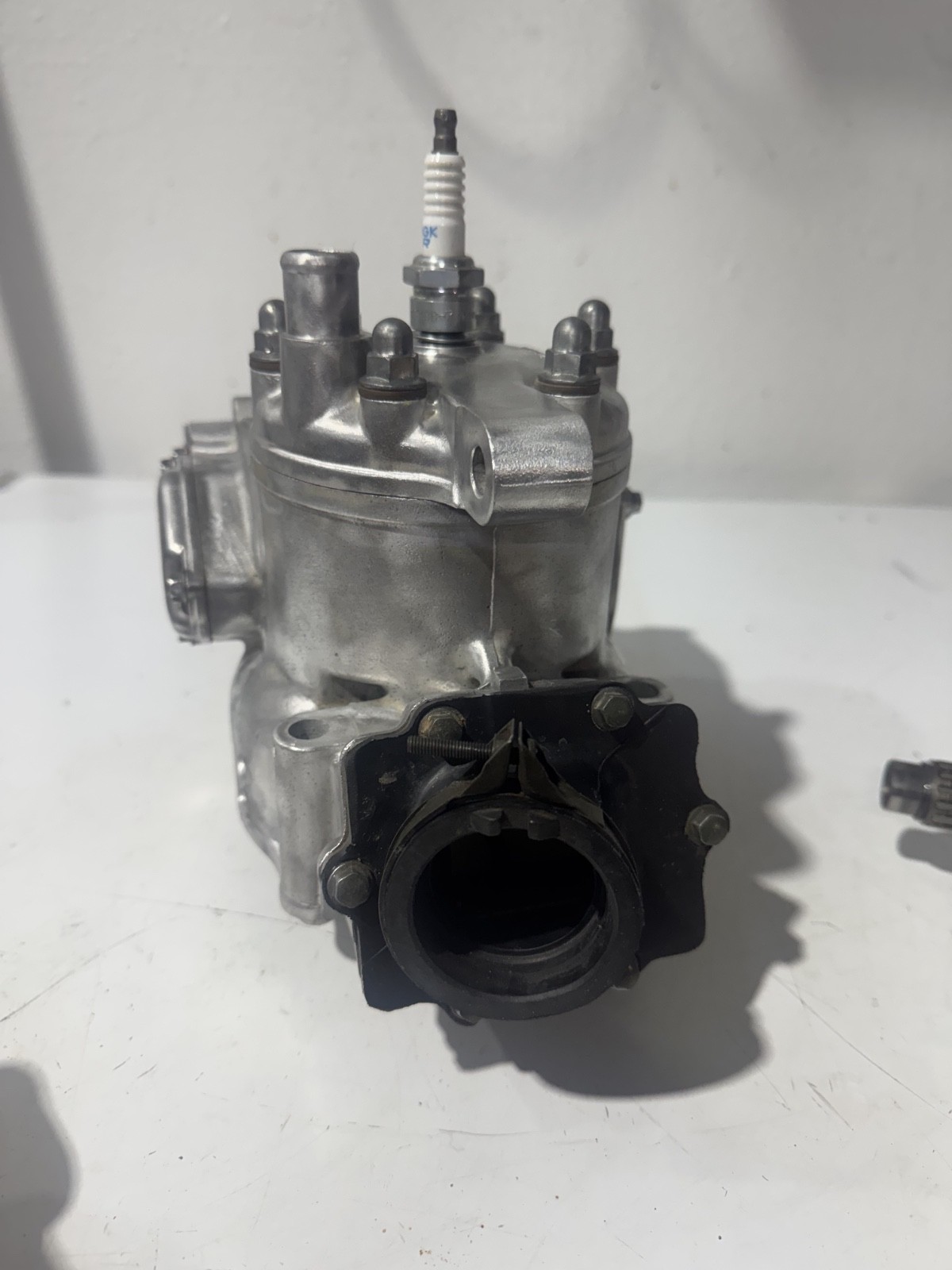 1996-2000 (00) SUZUKI RM250 OEM ENGINE CYLINDER JUG TOP END head powervalve