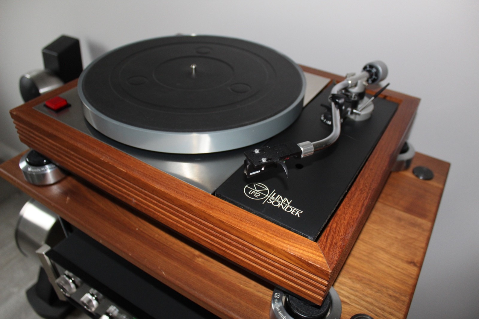 LINN SONDECK LP12 TURNTABLE w/ New Dust Cover