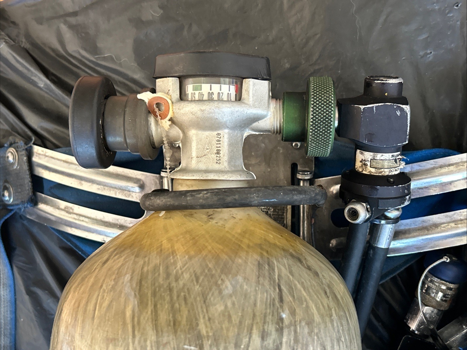 Survivair compressed air tank (EMPTY) 4500PSIG 60Min 917162 L87G-1 USED