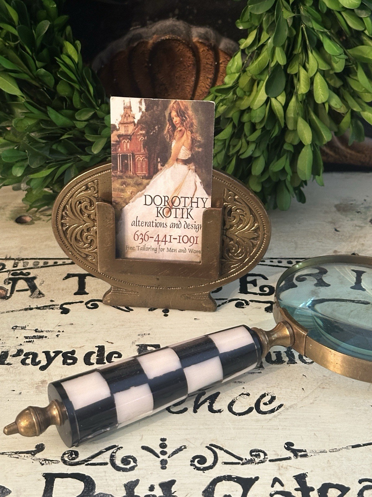 VTG Brass Plated Oval Shape Ornate Engraved Business Card Holder/Desk Accessory