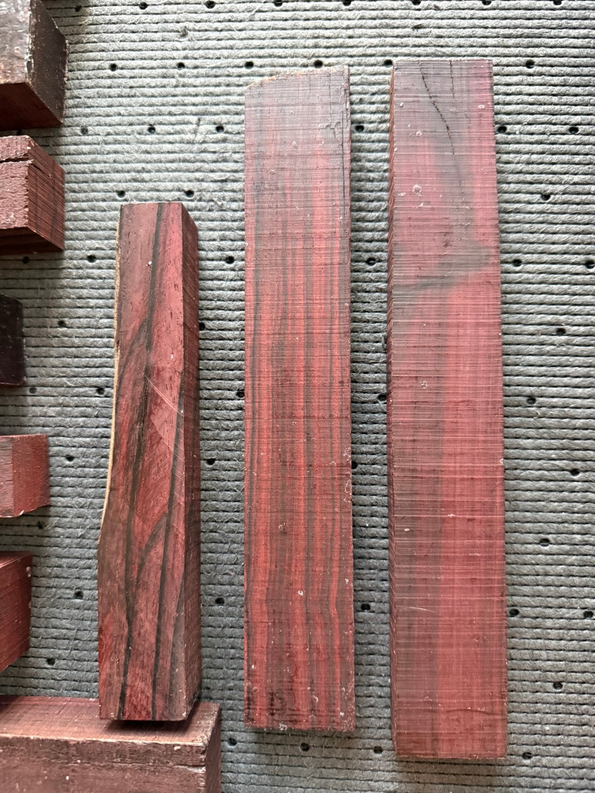 Bois de Rose 7 pounds box #18