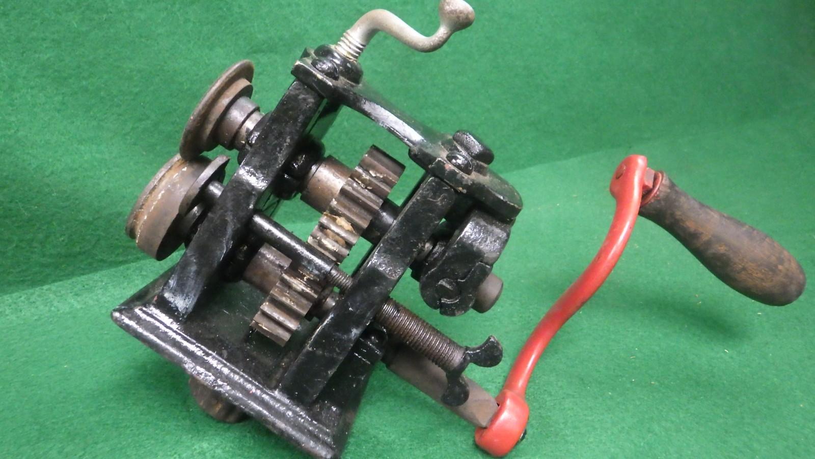 Pair Vintage Peck Stow & Wilcox Sheet Metal Bead Rollers/Crimpers w/Mount Pexto