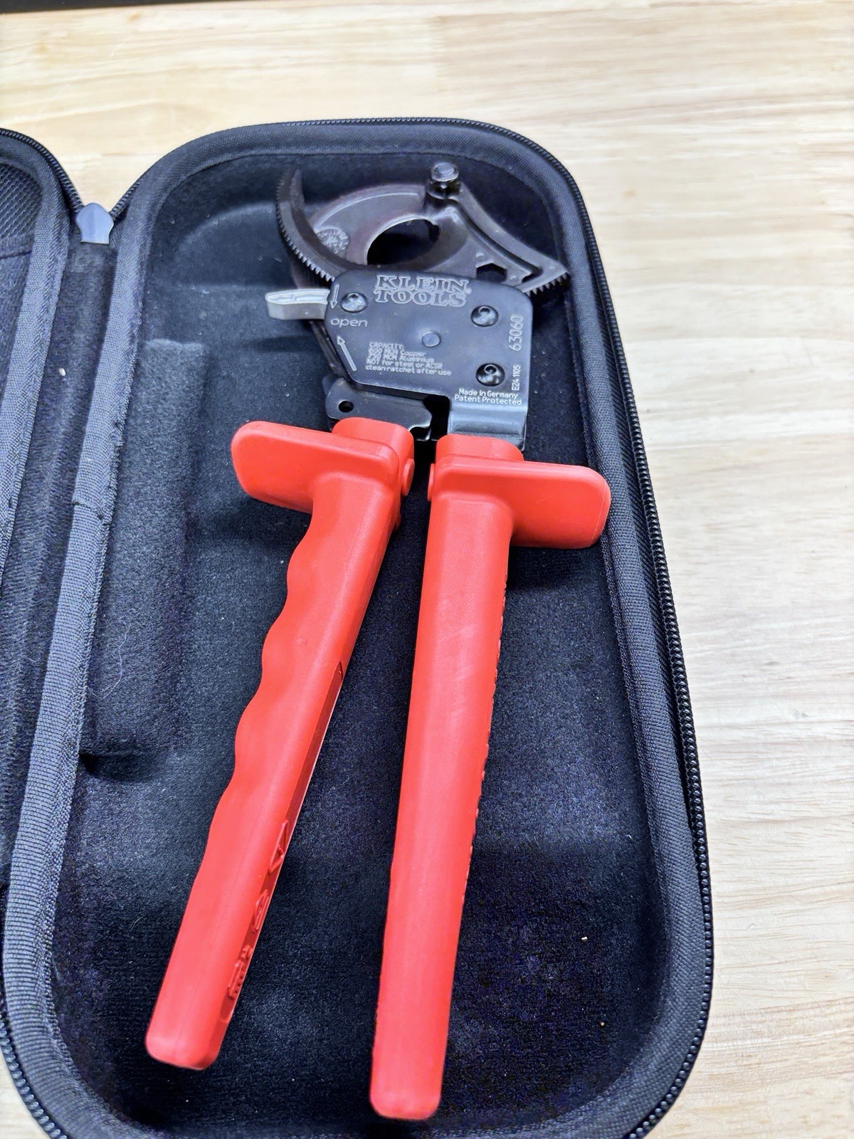 Klein Tools 63060 Ratcheting Cable Cutter