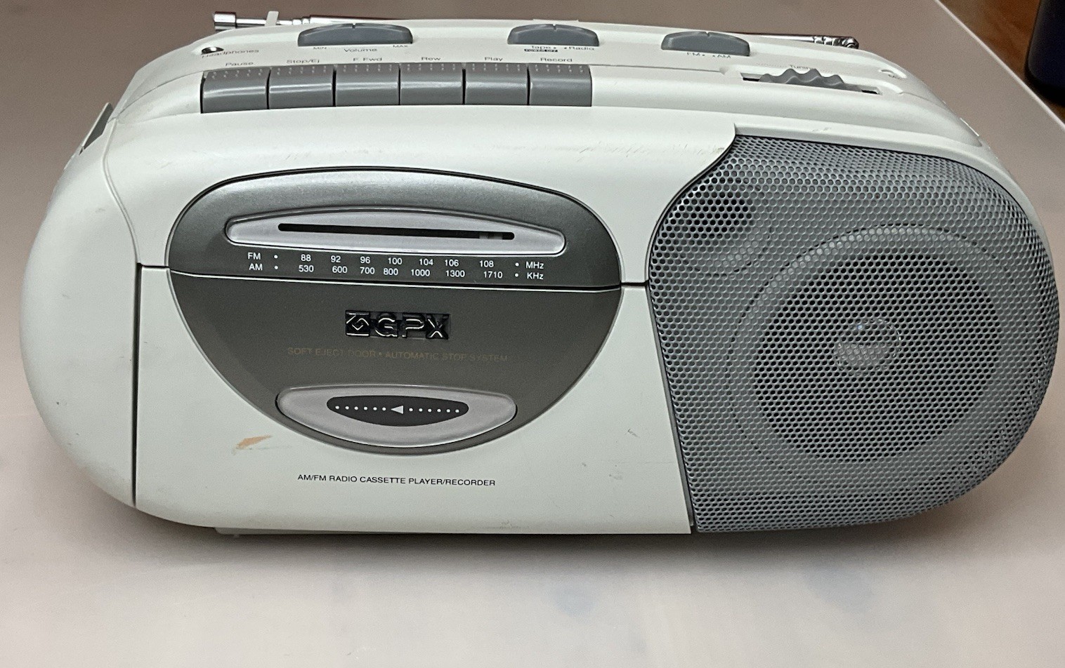 GPX AM/FM Radio Cassette Player Recorder Boombox AC/Battery Tested Worksn
