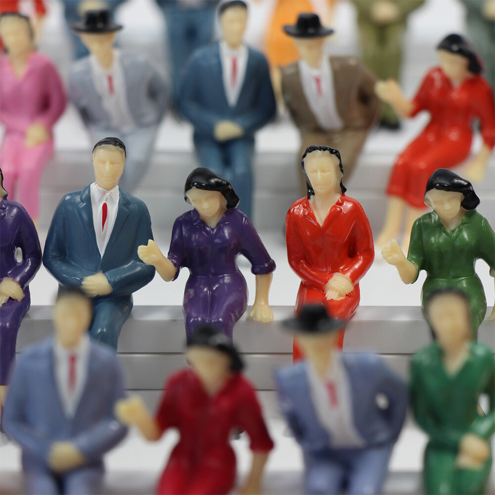50pcs Model Train G scale Sitting Figures 1:25 Painted Seated People 4 Poses