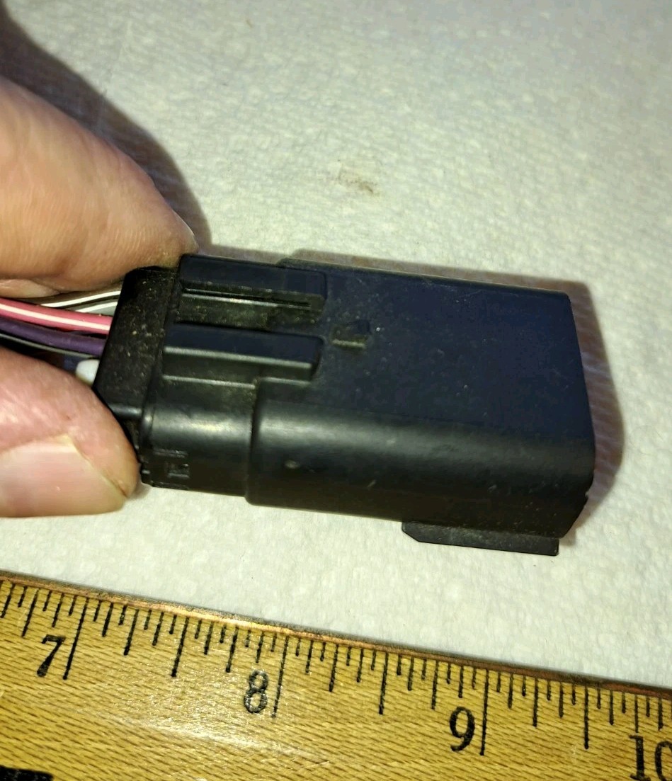 Harley-Davidson Touring Right Side Handlebar Switches #71553-08, Housings 08-13